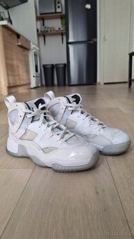 Air Jordan Jumpman Two Trey