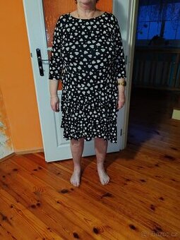 Prodám dámské šaty