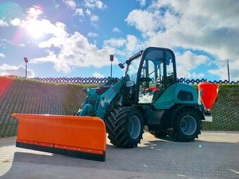 pluhy, nakladače s pluhem skladem