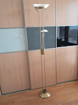 stojací lampa