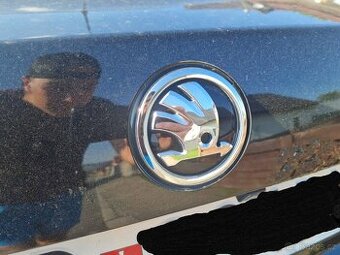 ŠKODA chromové emblémy / znaky / logo / rovný