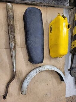 Prodám díly z jawa 23 mustang