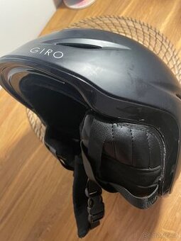 Helma lyžařská Giro