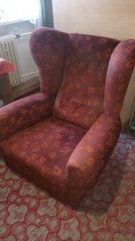 Ušák křeslo.