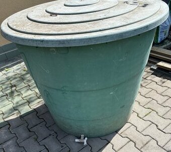 Nádoba na dešťovou vodu