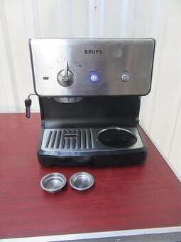 Nabízím pákový kávovar  Krups . Proplachnutí jde. Pára jde.