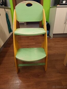 Rostoucí židle
