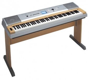 Digitální piano Yamaha DGX-630