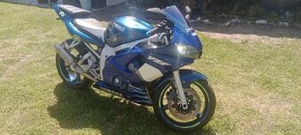 Yamaha R6