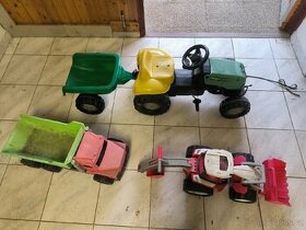 Dětský šlapací traktor a hračky ven - 1