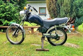 Stará motorka Yamaha