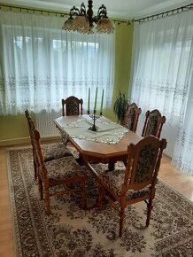 Jídelní stůl, židle, koberec - 1