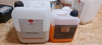 Stabilizator drevniho ligninu a voskova lazura