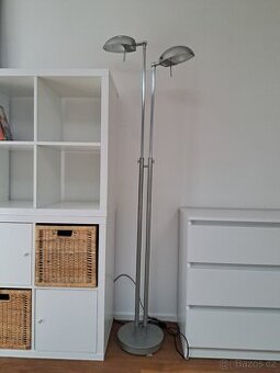 Stojatá lampa