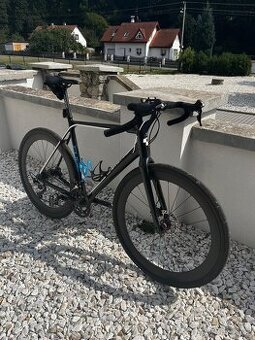 Cube gravel