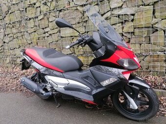 Aprilia sr300 max