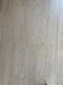vinyl na podlahu