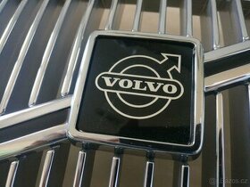 Volvo 450955 400 chromova maska chladice