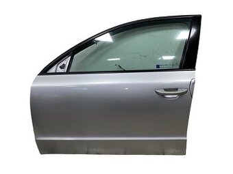 Levé přední dveře stříbrná metalíza LA7W Škoda Superb 2 13