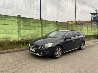 Volvo V60 D4