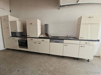 Kompletní kuchyně IMPULS MAGNOLIA vč. spotřebičů