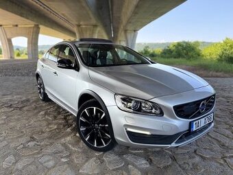 Volvo S60 D4 AWD Cross Country (5-válec)
