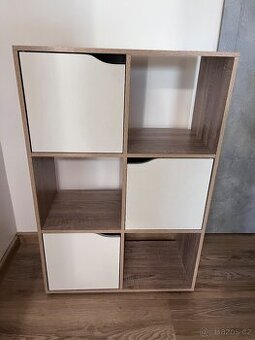 Komoda se skřínkami
