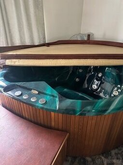 Nabízím k prodeji vířivou vanu Beachcomber