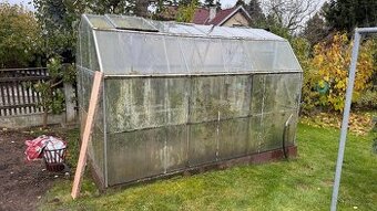 Zahradní skleník za odvoz