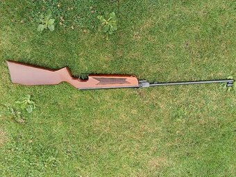 Vzduchovka Slavia 631 rok 1976