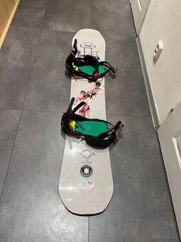 Snowboard Rome Artifact 155 + vázání Union