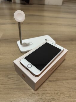 Prodám iPhone 8 GOLD 64GB v krásném stavu