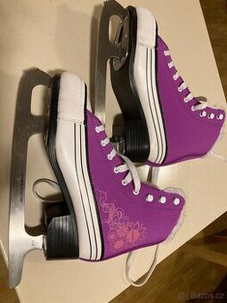 Dámské/dívčí brusle v perfektním stavu