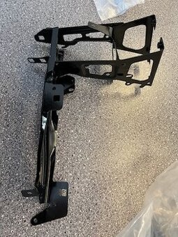 BMW F36 uchycení světlometu nové 51647245791levá strana