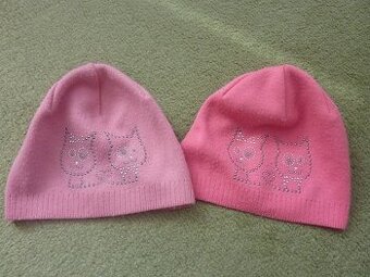 Jarní/podzimní dívčí čepice vel. 140