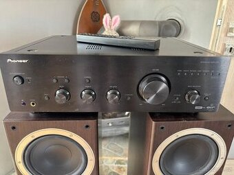 Zesilovač Pioneer