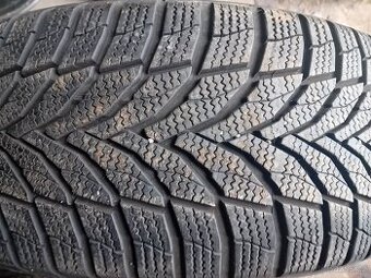 Prodám Sadu pneu 225/60/17 Zimni  Nokian