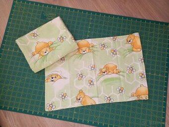 povlečení a mantinel do postýlky