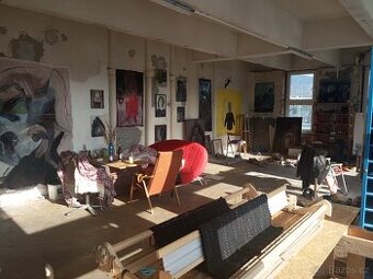 pronájem dílny/ateliéru