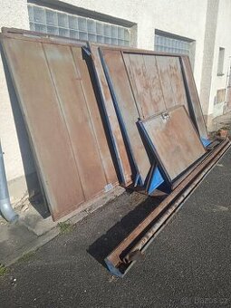 Prodám plechovou garáž