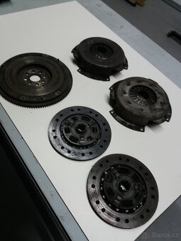 BMW E21 E10 E12 - M10 - Náhradní Díly 2