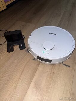 Tesla robotický chytrý vysavač