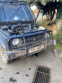 Přední nárazník na Suzuki samurai