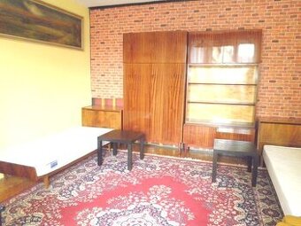 1 studentka ke stud. do 2.lůž. popoje v 3+1, balkon, centrum - 1