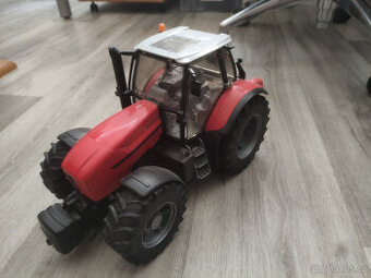 nabízím rc traktory