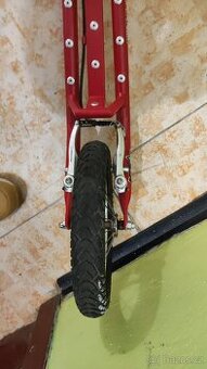 Dětská koloběžka kostka