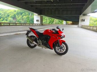 Honda CBR 500R 2015 nízký nájezd