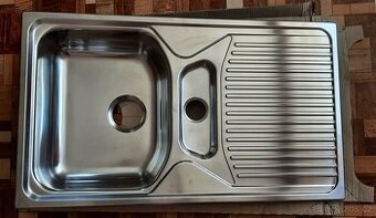 Nový nerezový dřez s vaničkou a odkapem TEKA Texina + sifon