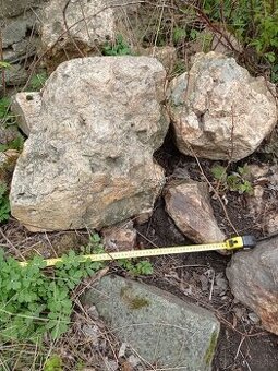 Křemeny, okrasné kameny do zahrady