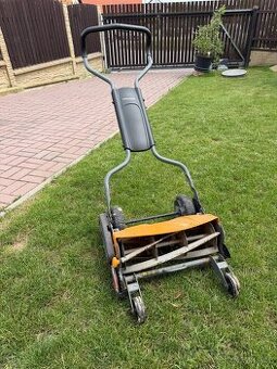 Sekačka na trávu s košem Fiskars StaySharp™ Max